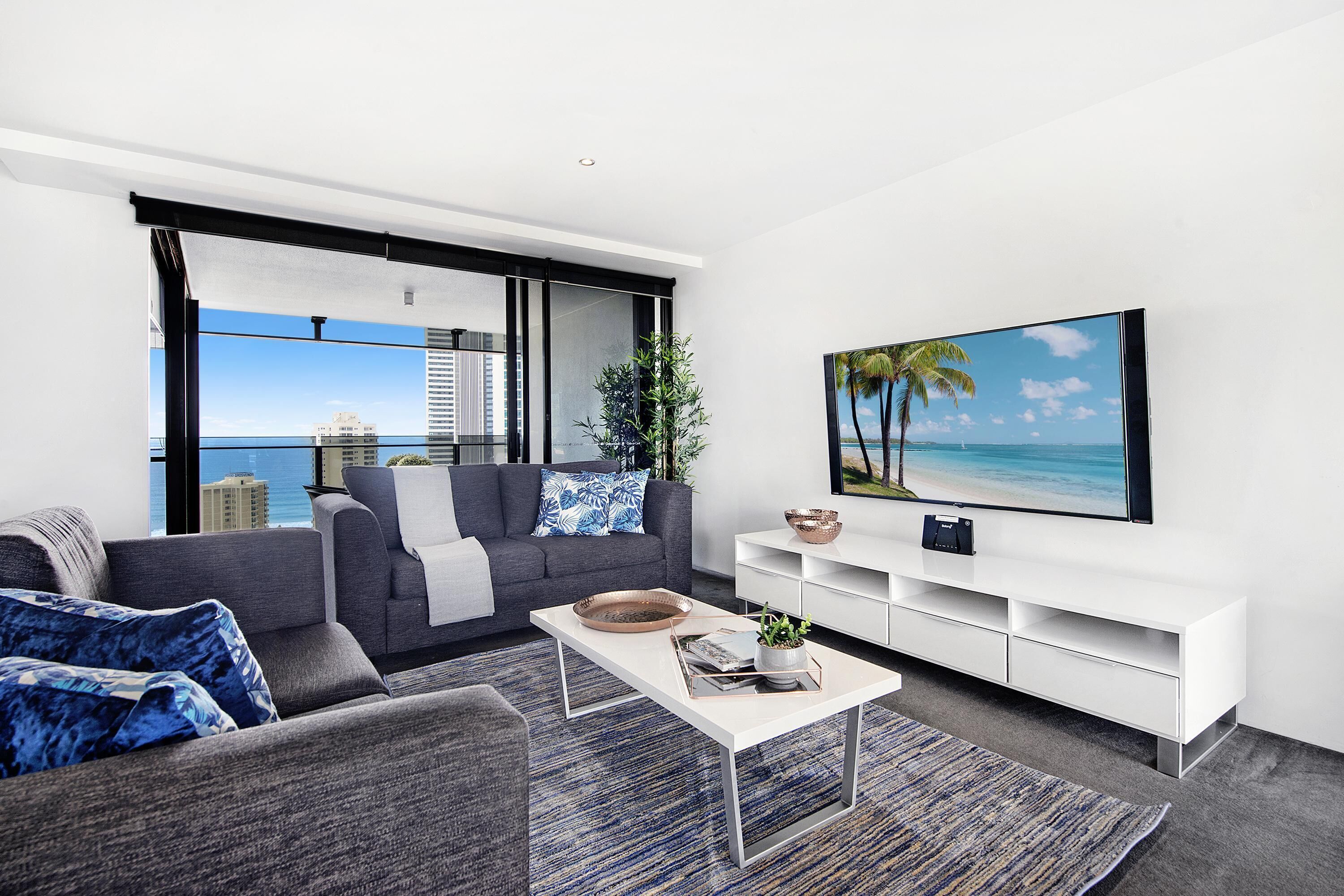 ♦️ Circle on Cavill – 3 Bedroom Ocean view — Q Stay