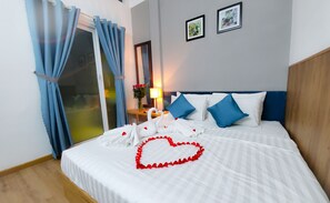 Desk, blackout curtains, free WiFi - Town House SG (Ho Chi Minh City)