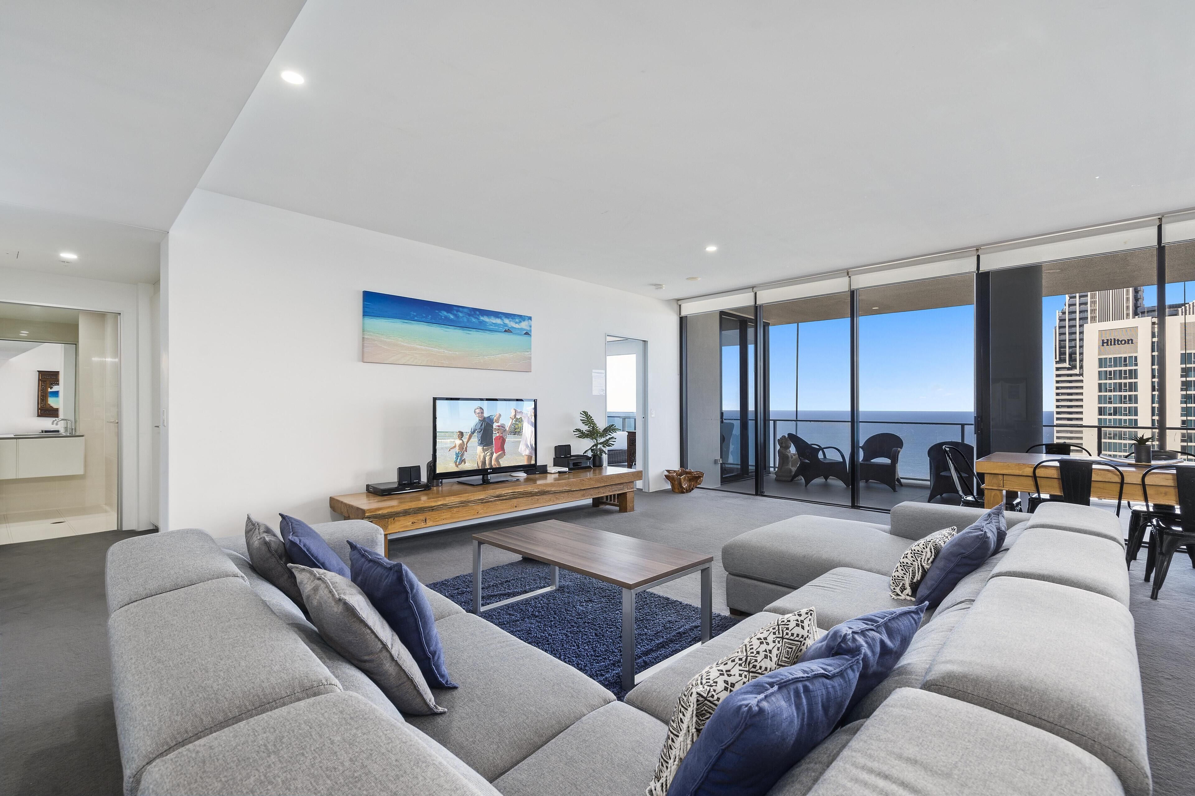 ♦️ Circle on Cavill – 4  Bedroom Sub Penthouse with Spa, Ocean view — Q Stay