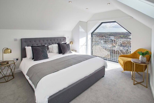 Apartment | 1 bedroom, premium bedding, soundproofing, iron/ironing board - The Penthouse Hudsons Yard House (Whitby)