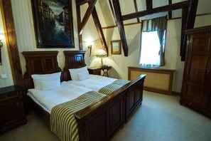 双床房 | 迷你吧、办公桌、熨斗/熨板、免费 WiFi