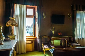 Minibar, desk, iron/ironing board, free WiFi - Am Ring Hotel (Sibiu)