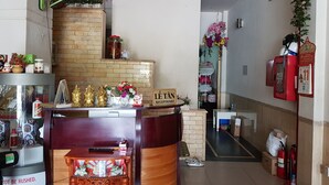 Reception - OYO 395 Anh Quoc Hotel (Ho Chi Minh City)