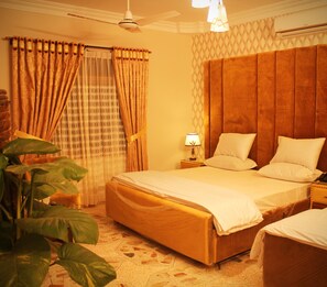 Deluxe Double or Twin Room | In-room safe, free WiFi - Karachi Guest House (Karachi)