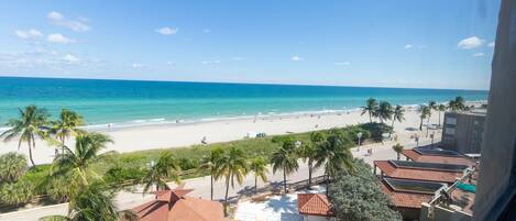 Appartement (1 Bedroom) | Uitzicht op strand/zee