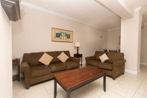 Apartment (1 Bedroom) | Living room