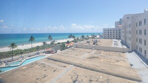 A resort with a pool, beach, and ocean view. - 688 Partial Ocean View Hollywood Beach Resort (Hollywood)