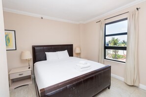 Apartment (1 Bedroom) | 1 bedroom, laptop workspace, iron/ironing board, free WiFi