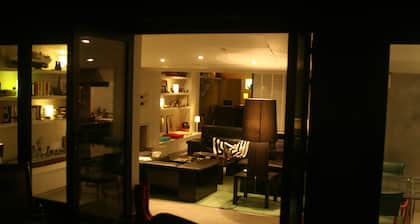 Character house downtown, quiet street, near castle, harbor