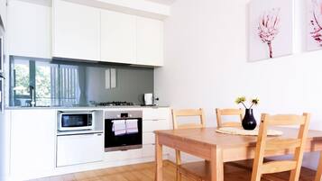 Oven, stovetop, dishwasher