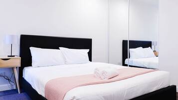 2 bedrooms, laptop workspace, iron/ironing board, bed sheets