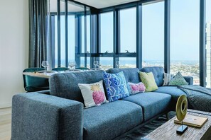 TV - Designer's Apartment With Unbeatable Sea Views (Southbank)