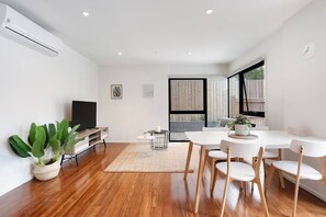 TV - Clean & Spacious Apartment In Heidelberg (Heidelberg)