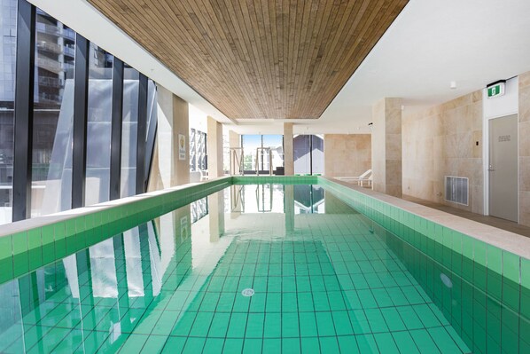 屋内プール、屋外プール