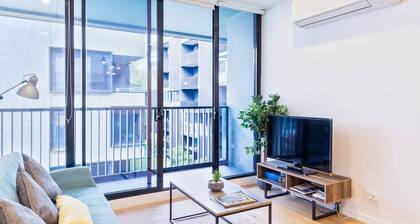Stylish 1BR Apartment With Free Parking