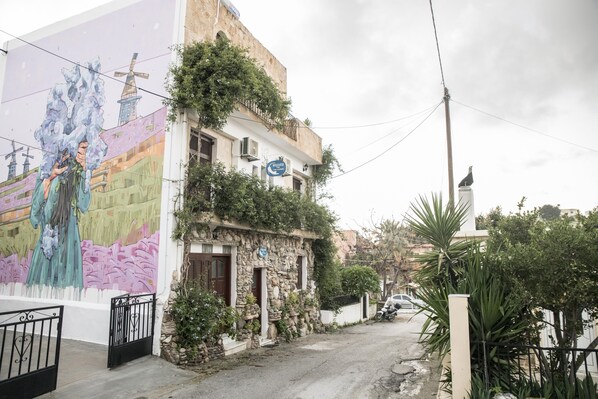 Front of property - Bella Vita Style rooms & apartments (Faistos)