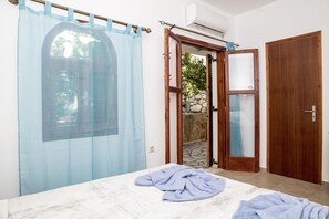 Family Apartment (Armonia) | Individually decorated, individually furnished, iron/ironing board - Bella Vita Style rooms & apartments (Faistos)