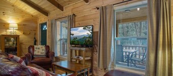 Creekside Log Cabin in Pisgah Forest