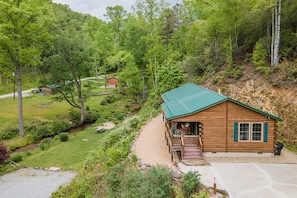 Exterior - Log Cabin Streamside with fire-pit 5 mins to the HUB (Pisgah Forest)