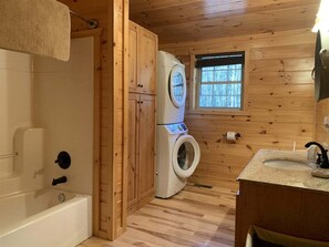 Séchoir à cheveux, serviettes fournies