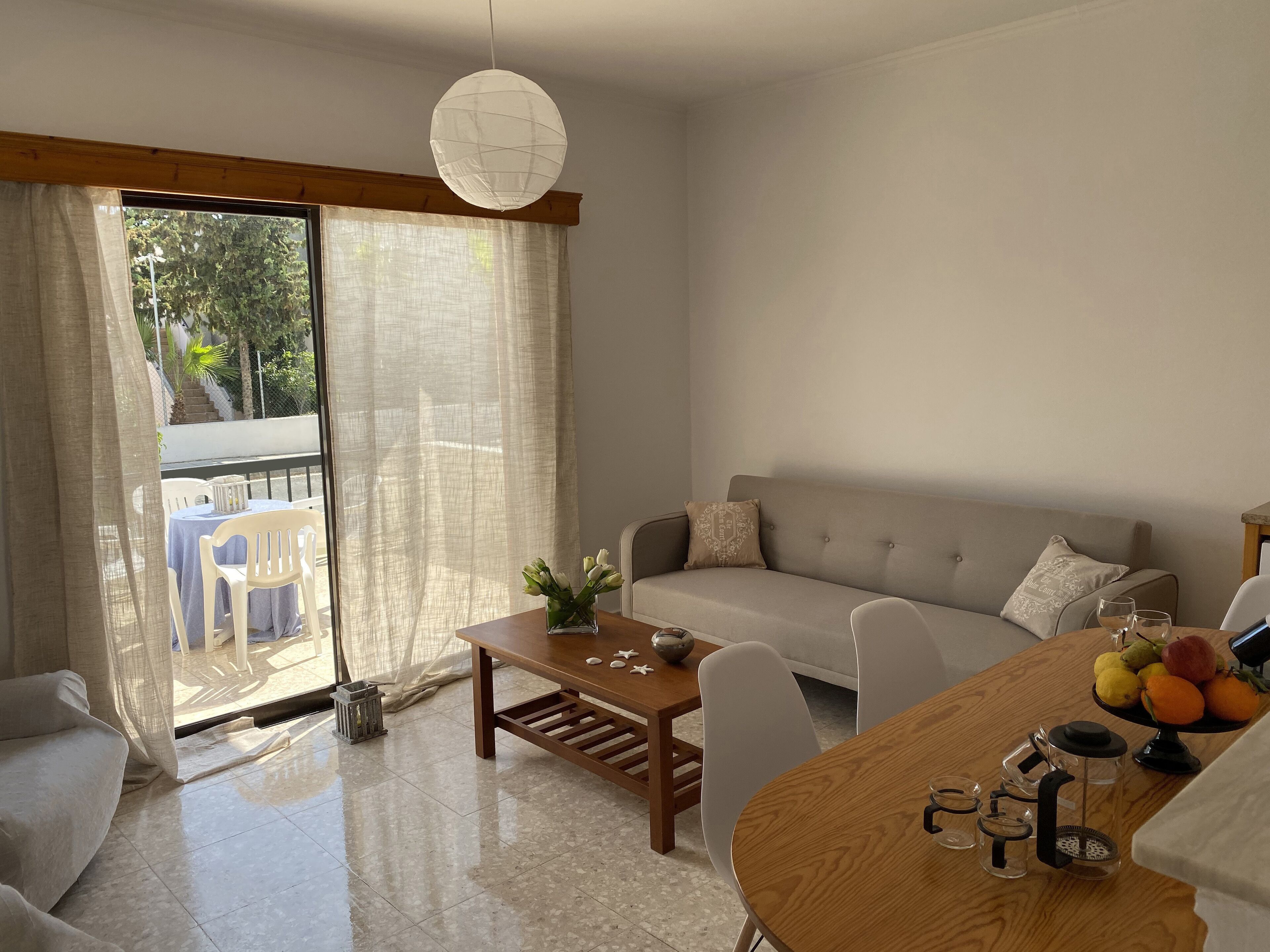 Apartamento standard, 2 quartos | Sala de estar | TV de tela plana