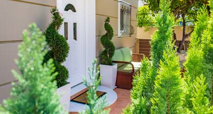 2 Bedroom Villa in Galatas with a lovely garden