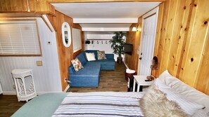 2 habitaciones, tabla de planchar con plancha y cuna de viaje 