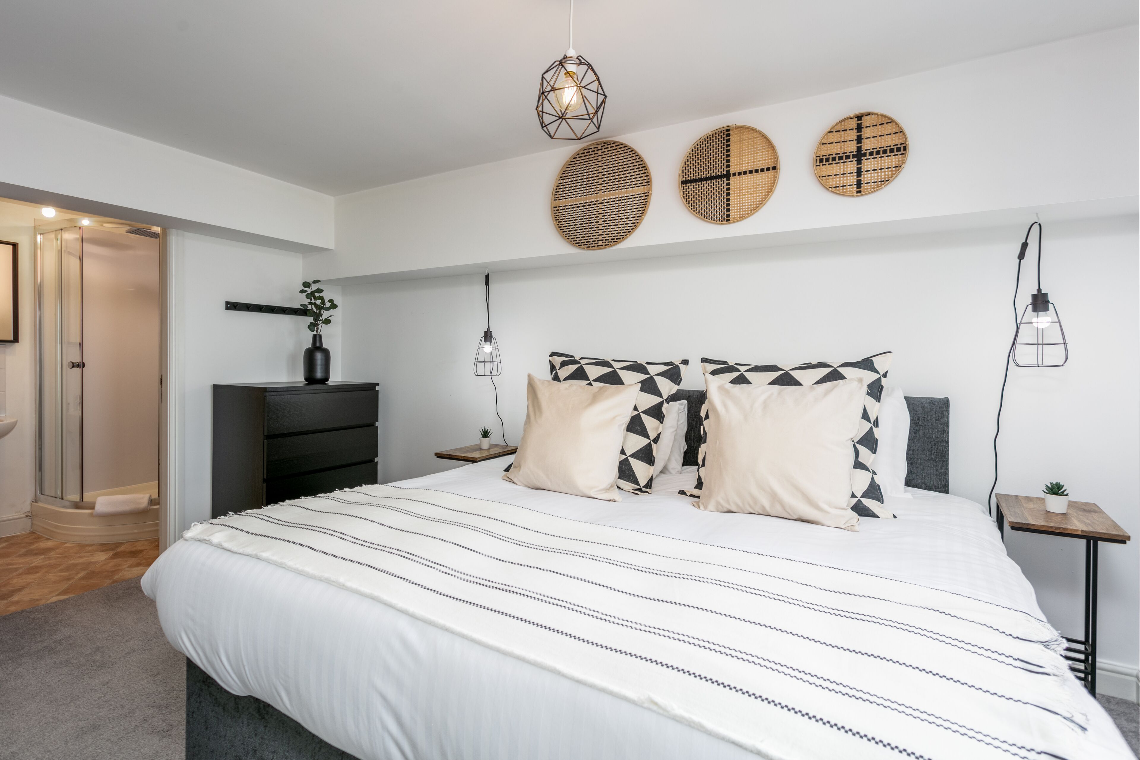 Classic Apartment, 2 Bedrooms, Non Smoking | 2 bedrooms, individually decorated, individually furnished