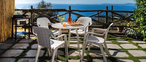 Departamento, 2 habitaciones, patio, vista al mar | Terraza o patio