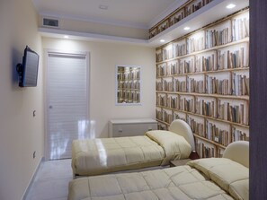 Apartment, 2 Bedrooms | 2 bedrooms, desk, travel cot, free WiFi - Casa Micla (Vico Equense)