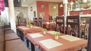 Breakfast, lunch, dinner served; local and international cuisine  - KP Hotel Cotonou (Cotonou)