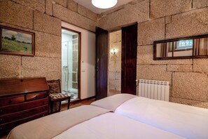 2 chambres, fer et planche à repasser, lit parapluie, Wi-Fi