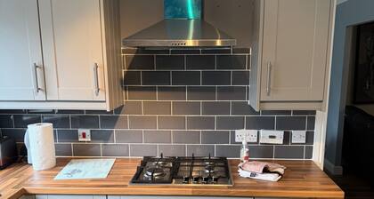 Modern 4 Bedroom Detached House in Cardiff