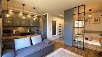 Iron/ironing board, free WiFi, bed sheets