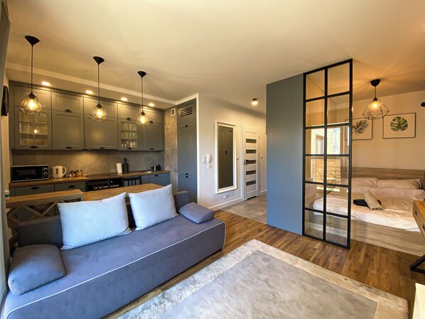 Silitysrauta/-lauta, ilmainen Wi-Fi, vuodevaatteet