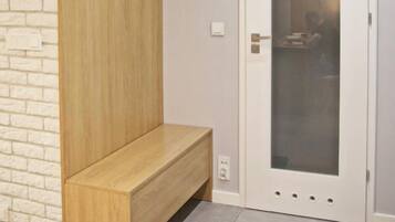 Căn hộ, 1 phòng ngủ | Khu phòng khách | TV màn hình phẳng