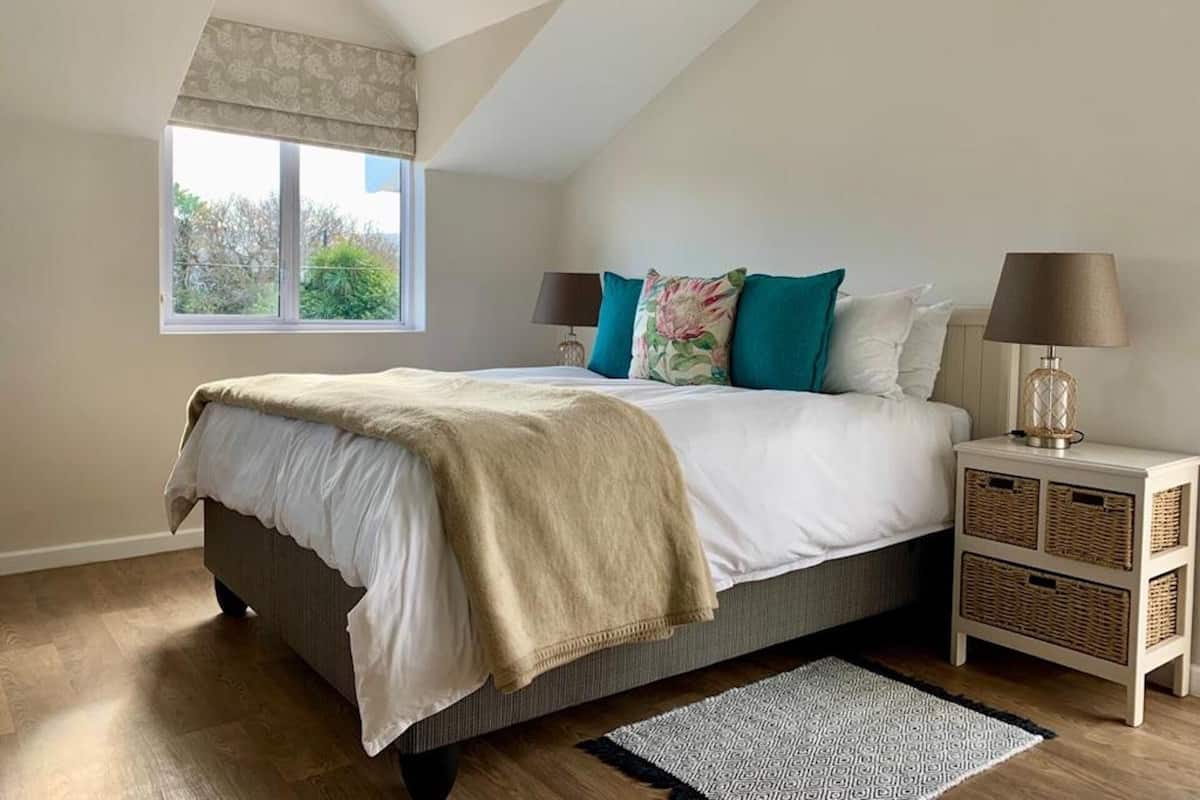 Honeymoon Loft | 2 bedrooms, premium bedding, individually decorated