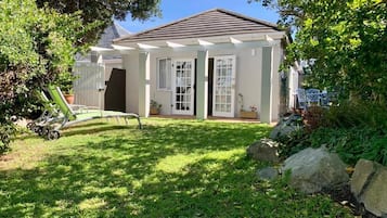 Deluxe Cottage, 1 Bedroom | Terrace/patio