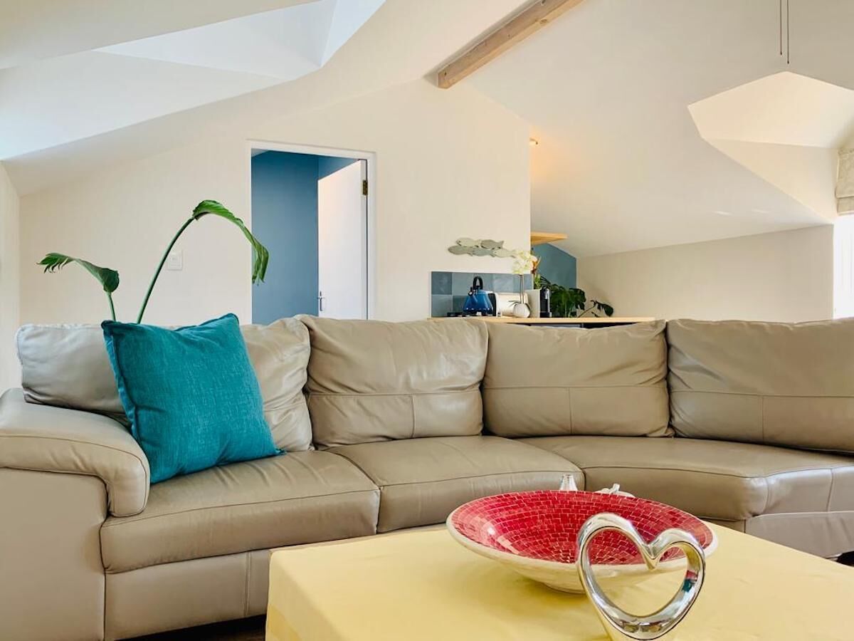 Honeymoon Loft | Living area