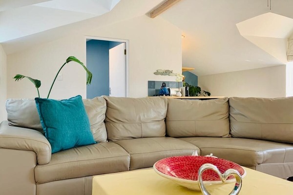 Honeymoon Loft | Living area | Smart TV