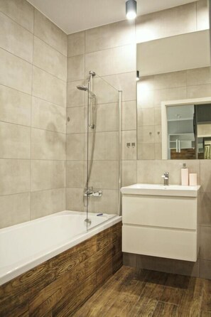 Apartamento Confort | Baño | Secador de pelo y toallas