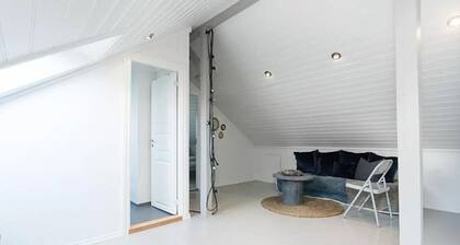 StayPlus Central Five Bedroom Home