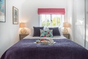 2 bedrooms, iron/ironing board, WiFi, bed sheets - The Coach House, Orford (Orford)