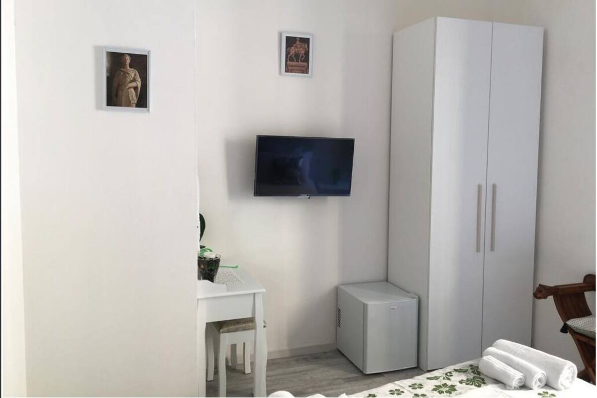 Tweepersoonskamer (Donatello) | Televisie