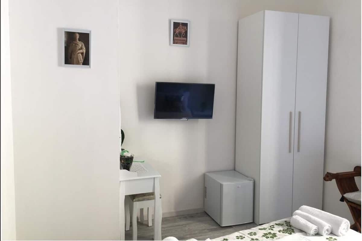 Doppelzimmer (Donatello) | Fernseher