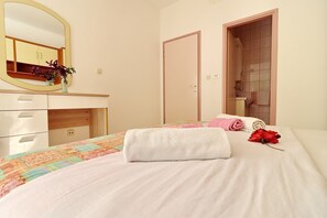 7 عدّة غرف نوم ومكواة/لوح كي وواي فاي مجانًا وملاءات أسرّة