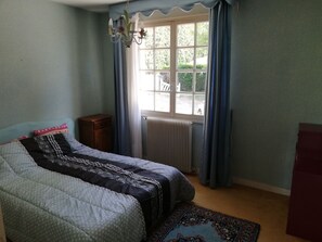 6 bedrooms, wheelchair access