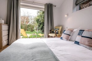 4 habitaciones, tabla de planchar con plancha, wifi y ropa de cama 