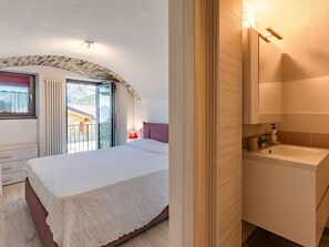 2 Schlafzimmer, Reisekinderbett, kostenloses WLAN, Bettwäsche