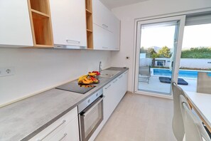 Fridge, oven, stovetop - Villa E & D (Janjina)